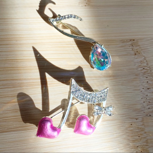 Music 🎶 notes lot of broaches 💕 - Picture 1 of 4